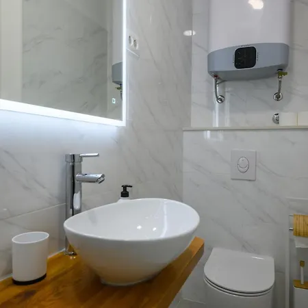 Apartment Emaro *