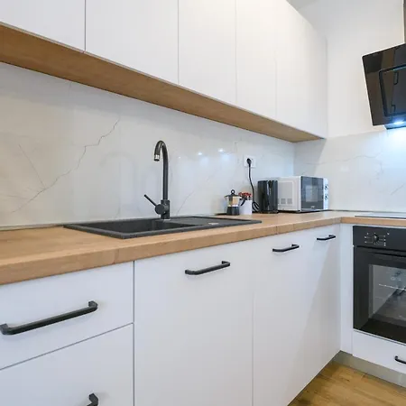 Emaro Apartment *